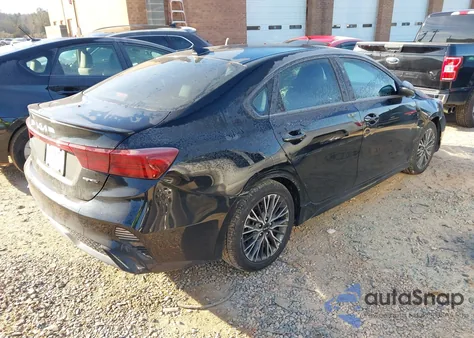 2023 Kia Forte Gt-Line z USA, uszkodzony, nr VIN 3KPF54AD0PE619252